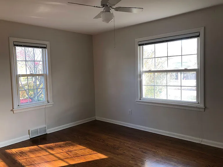 161 Elm St — Photo 28