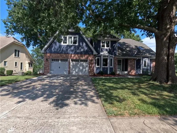 4401 NE Hoit Dr, Lees Summit, MO 64064