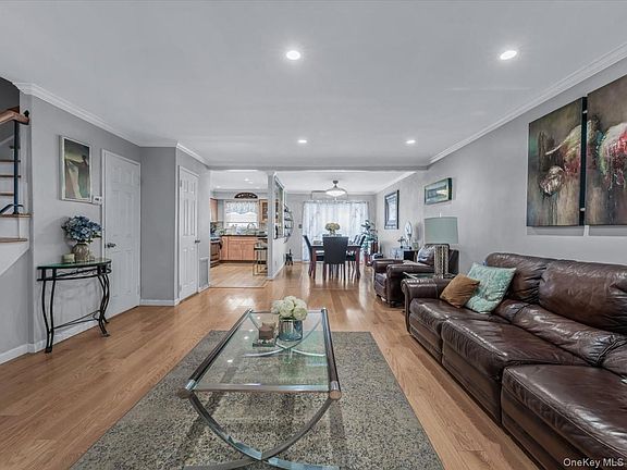 3rd image of 658 Pine Street