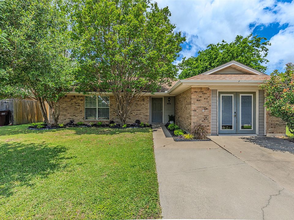 1st image of 824 Meadowdale Dr