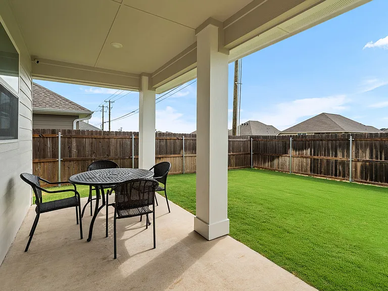 712 Ashberry Dr — Photo 31