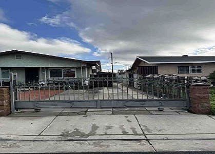 3rd image of 6212 Alamo Ave