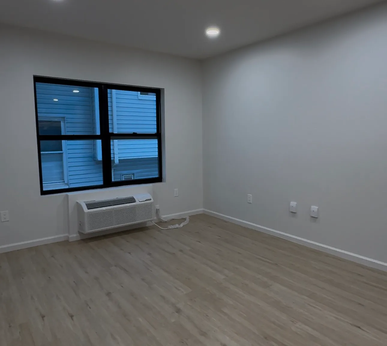 1 bed, $2,000 — Photo 2