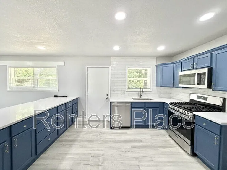 6531 E 28th St — Photo 5