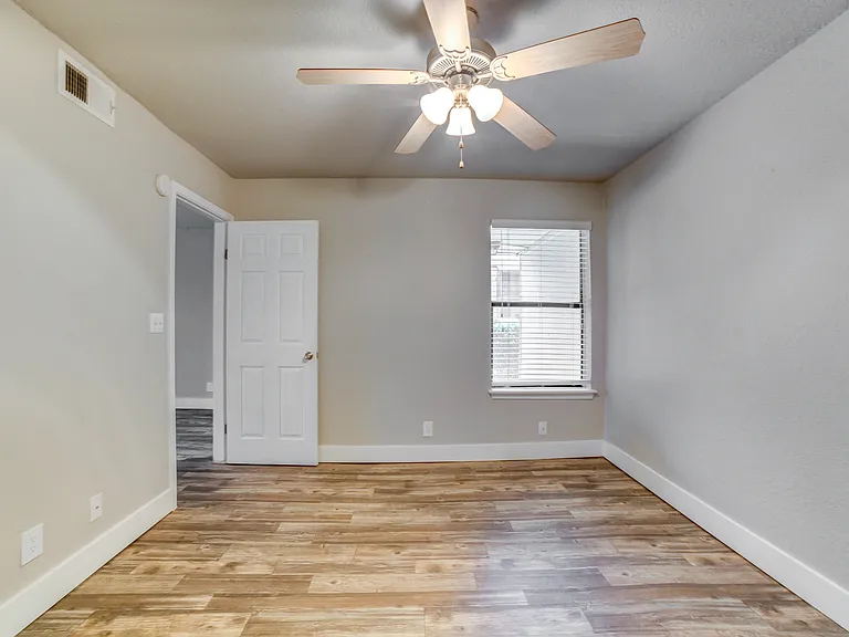Waterside Apartments Tulsa — Photo 33