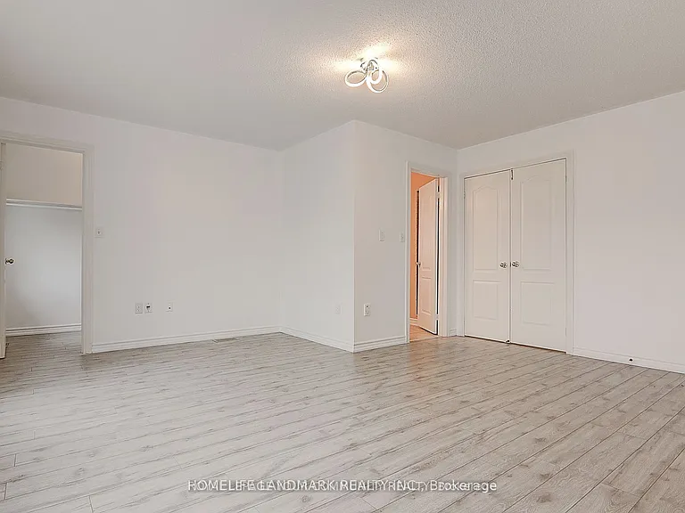 48 Kaitlin Dr — Photo 2