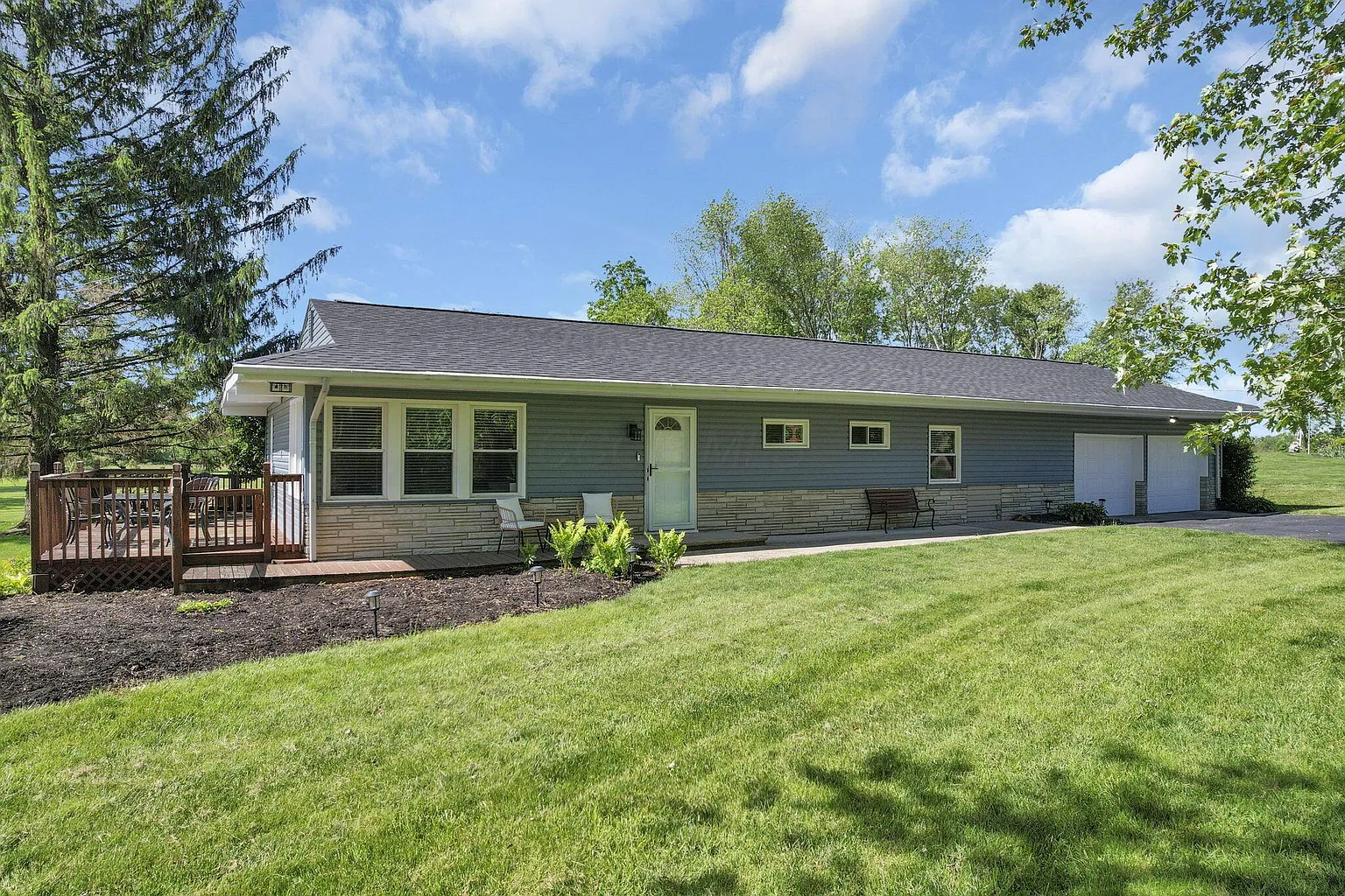 13441 Graham Rd SW photo 1