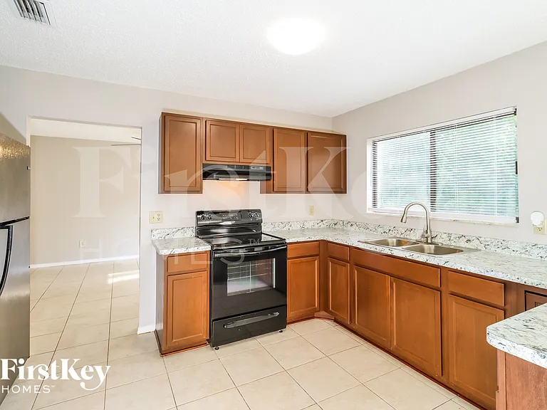814 Yacolt Rd SE — Photo 8
