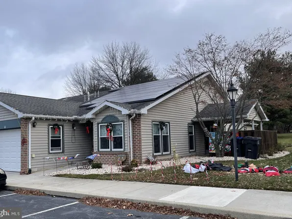 27 Abbey Ct, Carlisle, PA 17015