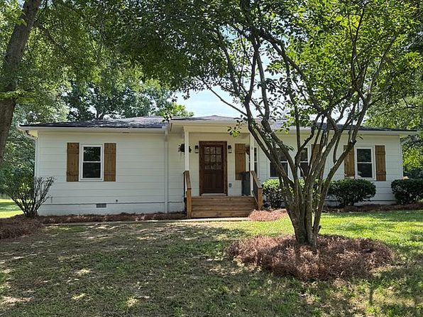 107 Lakeshore Cir