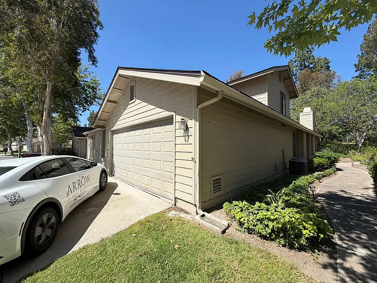 10360 Ridgewater Ln — Photo 3