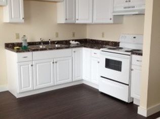 28 Grove St, Laconia, NH 03246