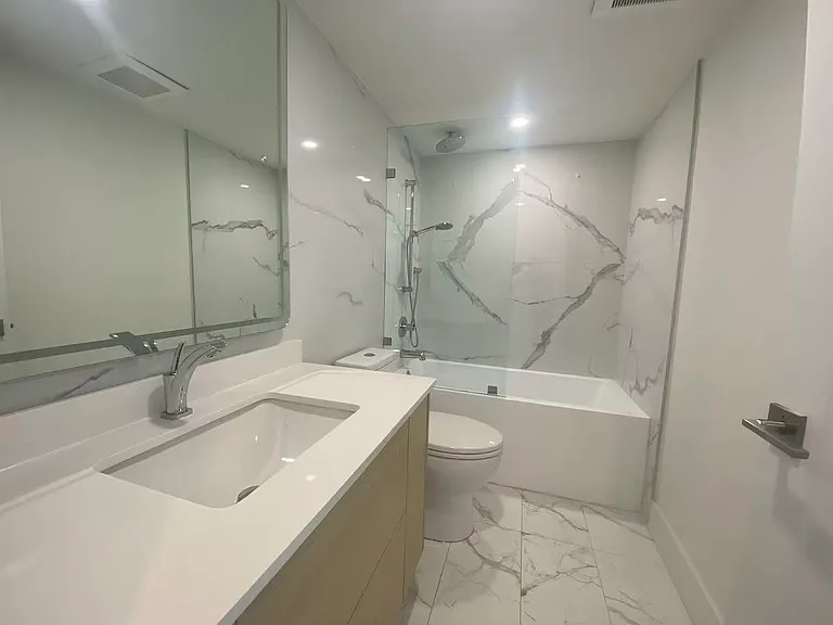 1415 Georgia St W #1704 — Photo 9