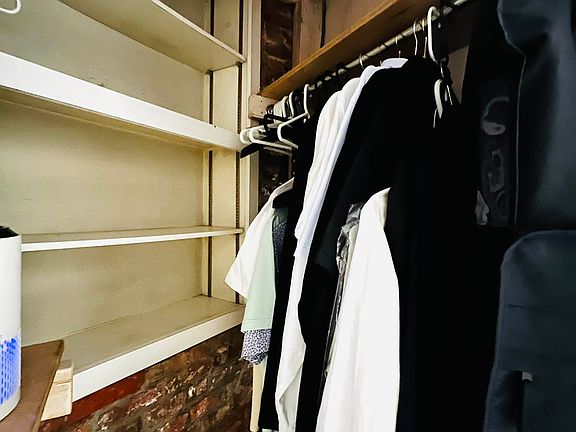 5th image of 139 Mulberry St APT 2