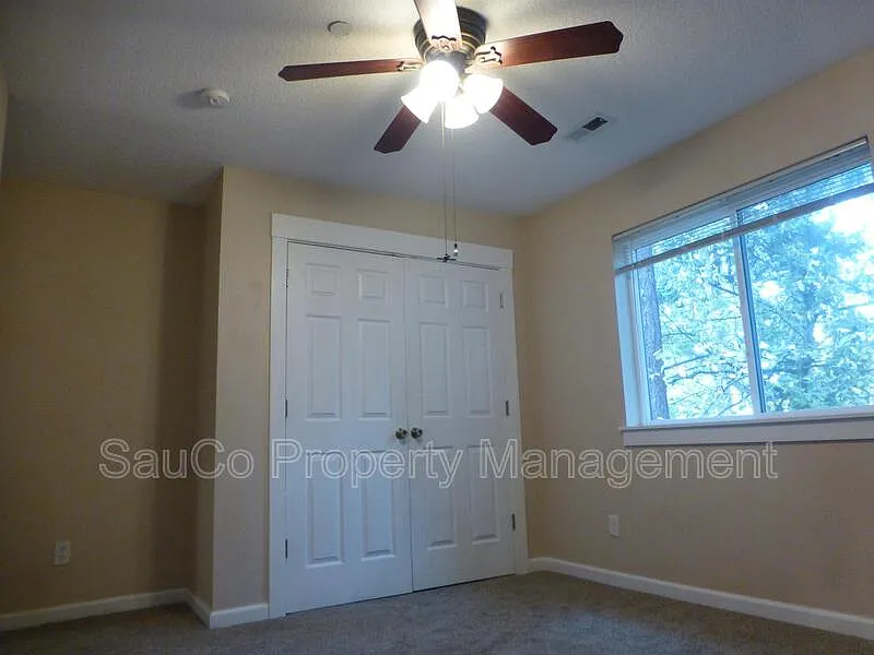 3 bed, 2.5 bath, 1667 sqft, $2,295 — Photo 3