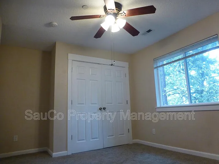 1109 NE 106th Ave — Photo 3