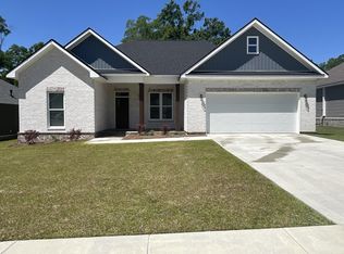 128 Village Ln, Headland, AL 36345
