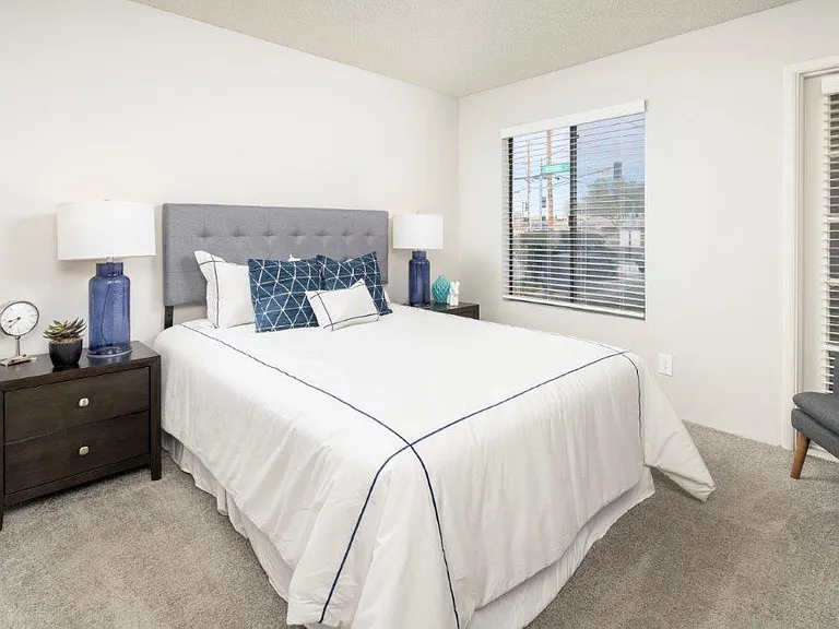 SunPointe Apartments — Photo 8