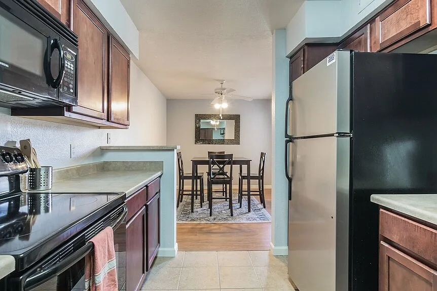 1 bed, 826 sqft, $1,650 — Photo 1