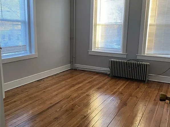 14 Portland St #2, Middletown, CT 06457