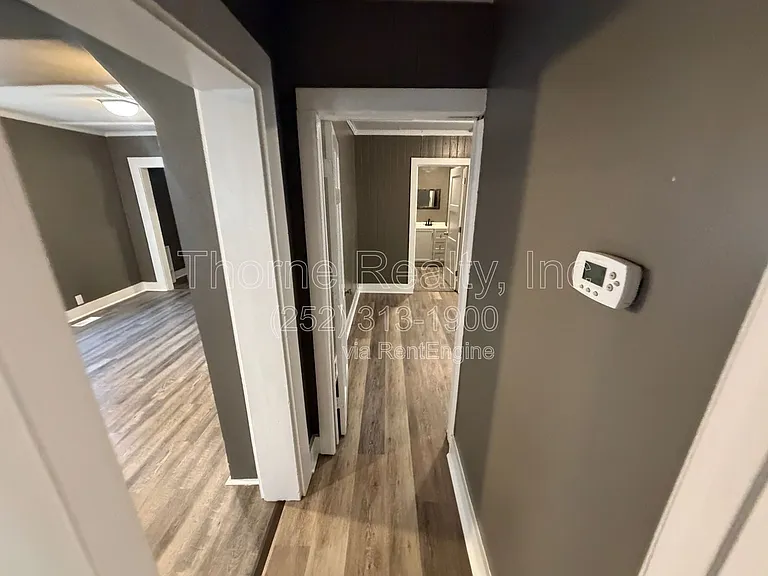 615 Manchester St SE — Photo 16