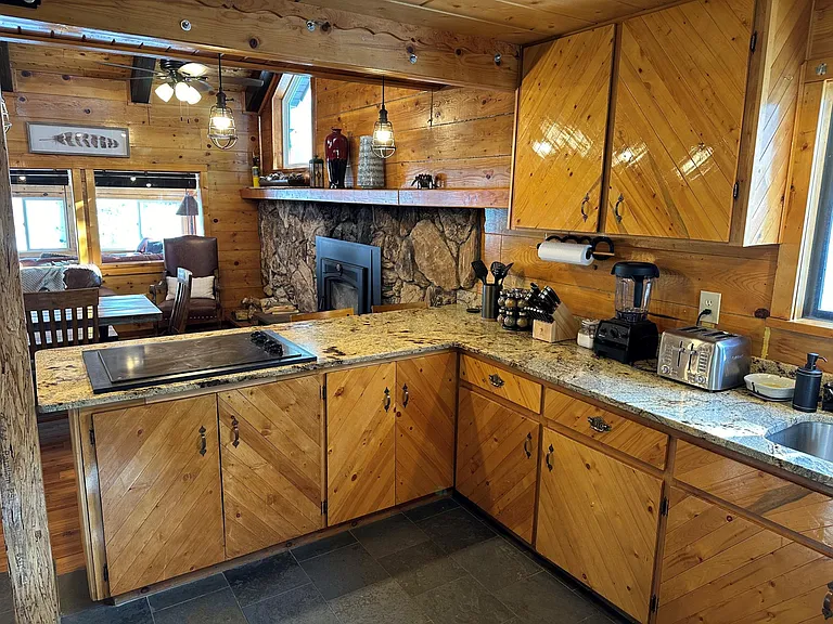 2433 Forest Meadow Rd — Photo 3