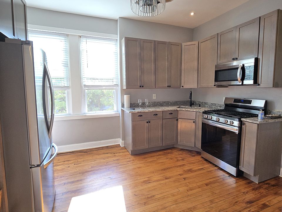 Sunny updated kitchen