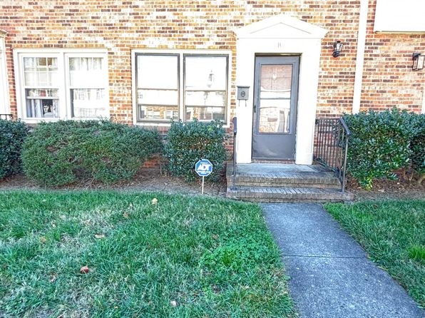 6254 Old Pineville Rd APT B