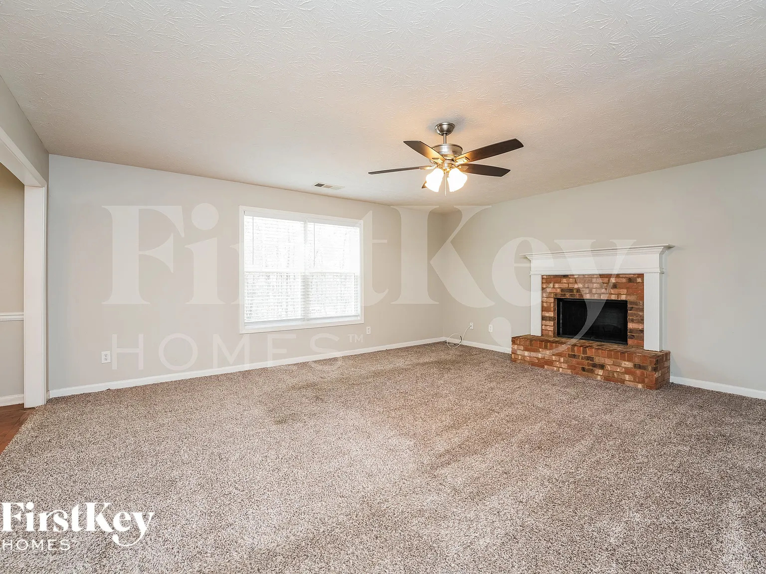 4 bed, 2.5 bath, 2904 sqft, $2,200 — Photo 4