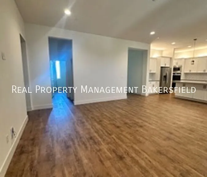 823 Brookline Ln — Photo 13