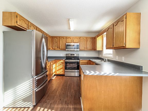 5th image of 12 Buck Forest Ln