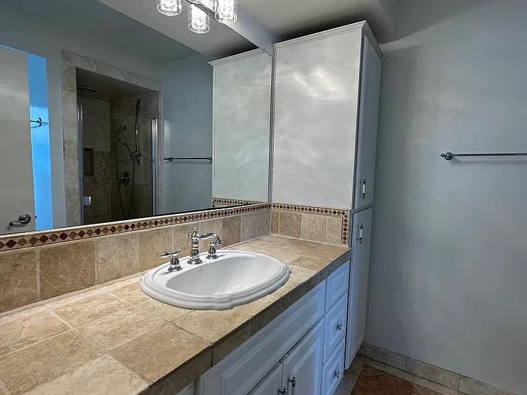 20428 Roslin Ave — Photo 14