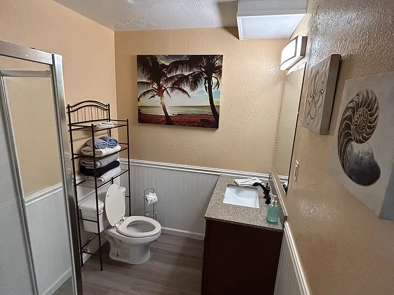 455 Moser Ave #8 — Photo 6