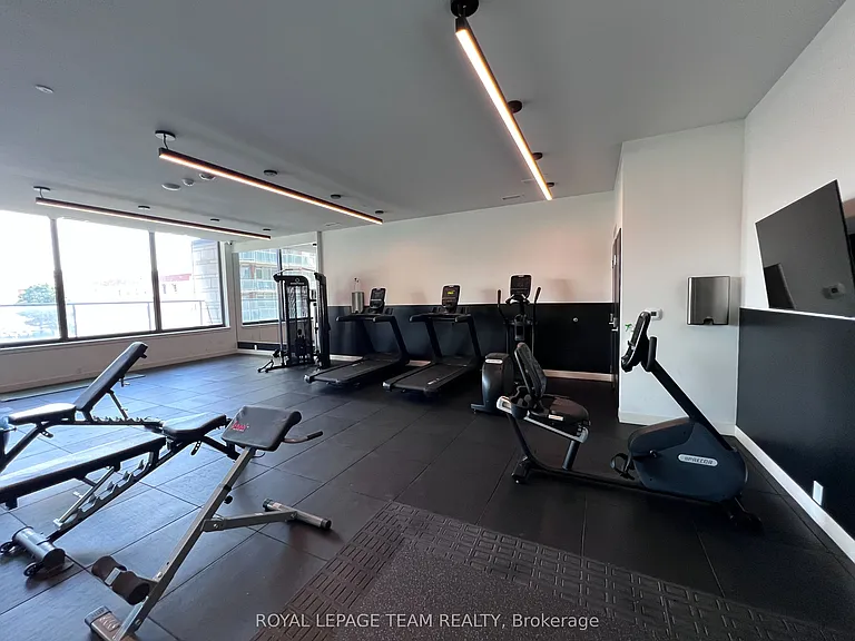 180 George St #1904 — Photo 25