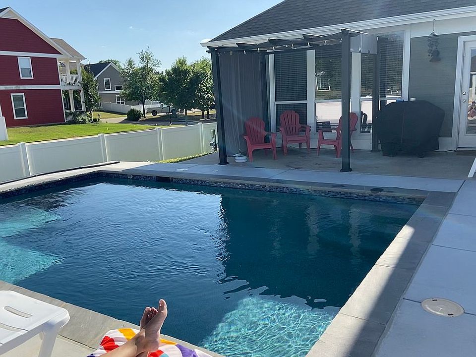 1st image of 2100 Rodgers Ln