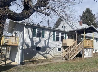 104 Sanger St, Oak Hill, WV 25901