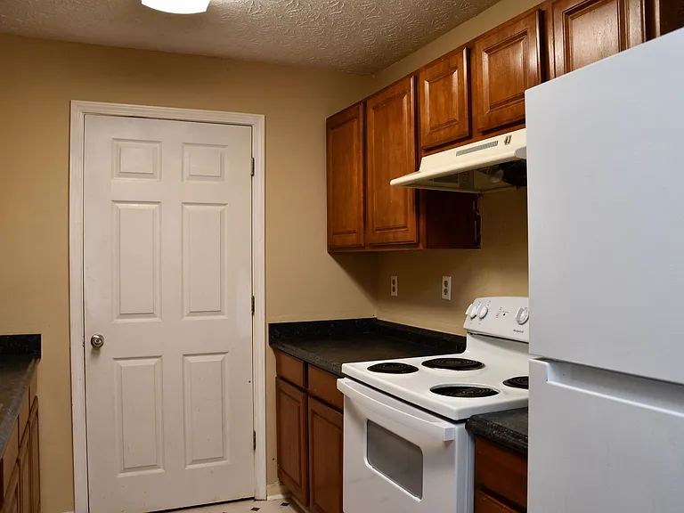 9301 Waldrop Pl — Photo 2
