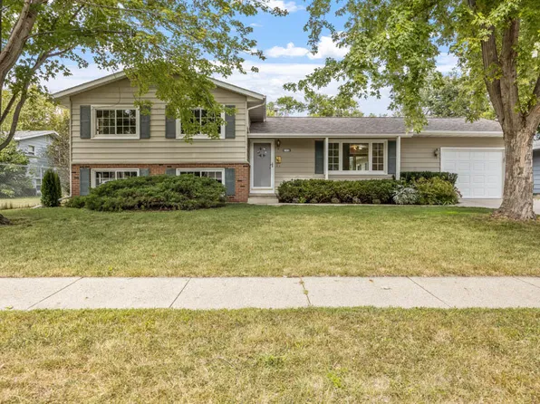 1231 25th St, Ames, IA 50010