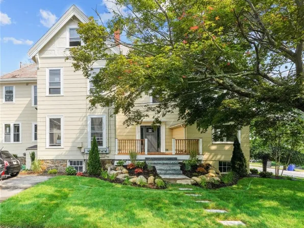 259 Gibbs Ave APT 1, Newport, RI 02840