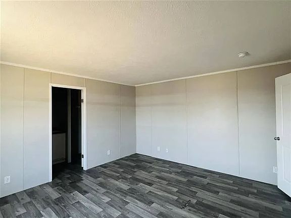 4th image of E9 Meadows Ct