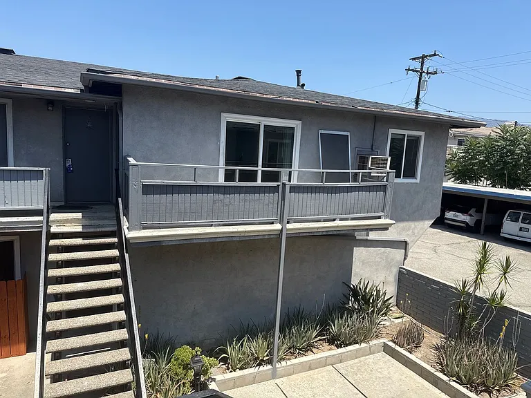 616-618 S Santa Anita Ave — Photo 6