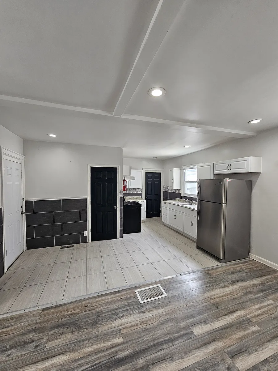 Building Photo - 286 W Tupper St #1