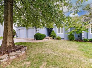 2419 NW Ashurst Dr, Lees Summit, MO 64081