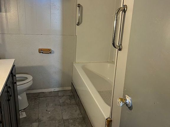 3rd image of 23765 Lawrence Ave #D-32