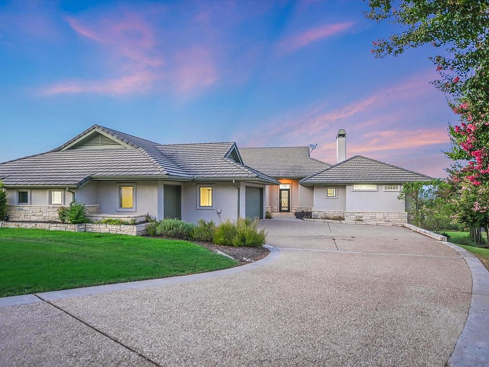 1st image of 105 Crescent Ct