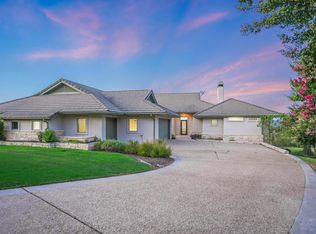 105 Crescent Ct, Spicewood, TX 78669