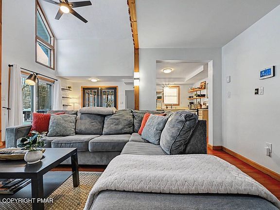 4th image of 113 Sitka Dr