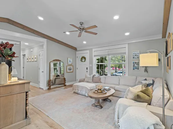 1053 Anderson St, Crestview, FL 32536