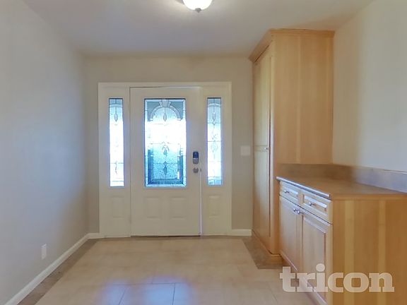4th image of 2543 Hastings Way