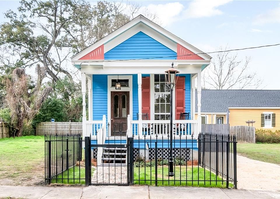 1st image of 352 Marine St